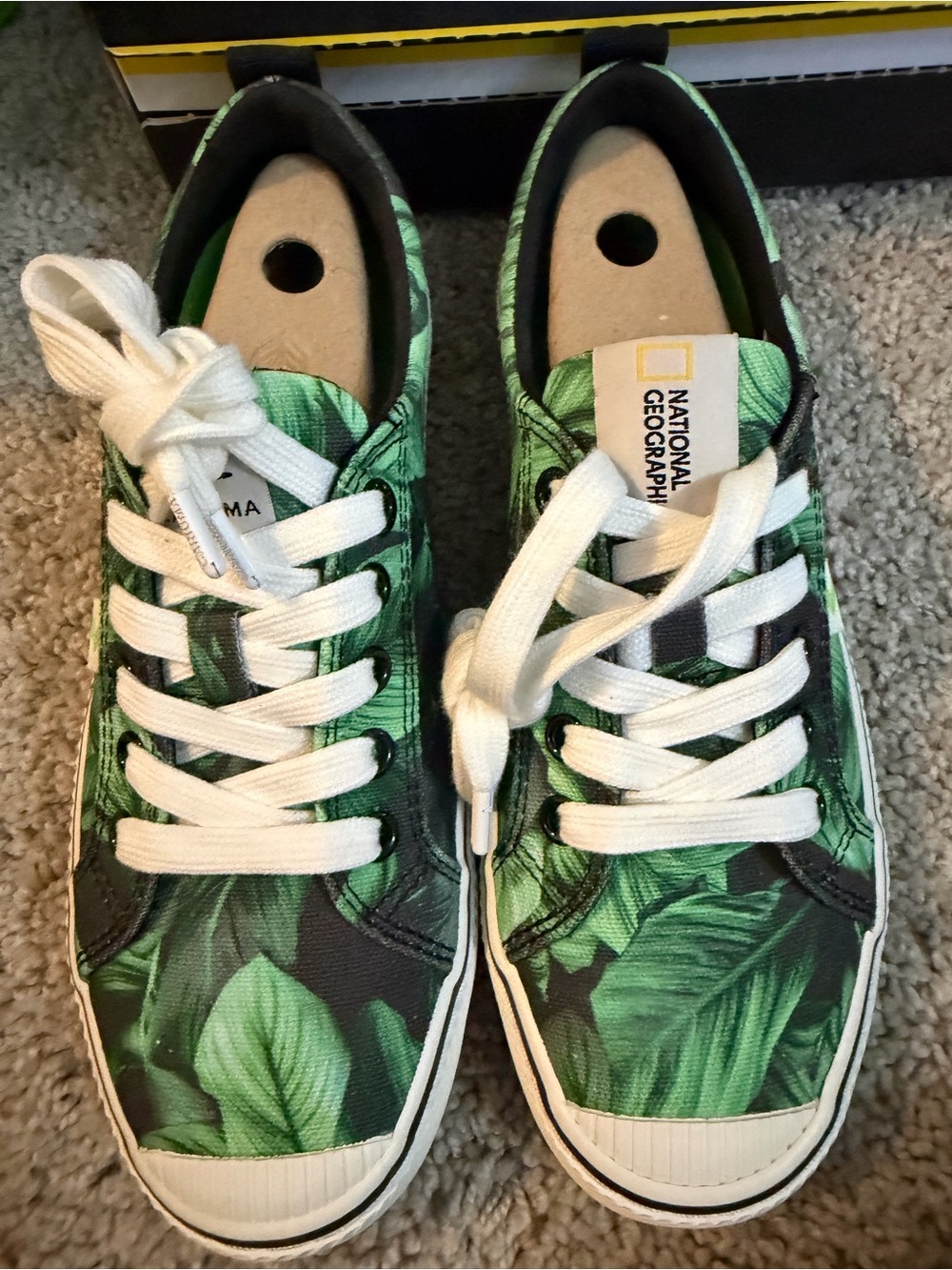 Cariuma National Geographic Edition Women's Sneakers